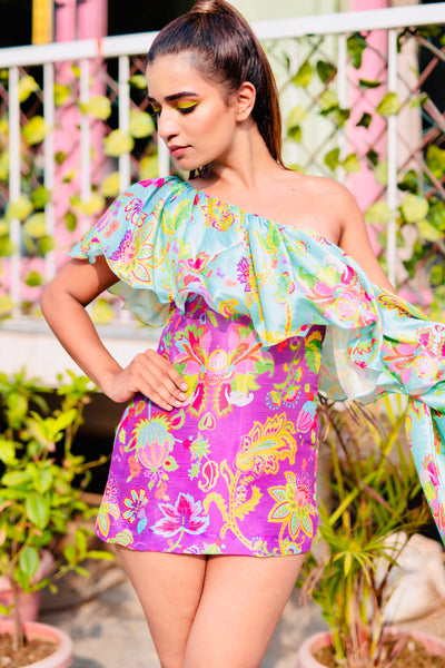DOLLED UP PAISLEY
